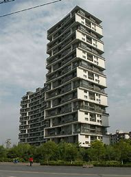 我们这里有家传奇私服，天天发动态招聘还有零零后，说什么5000到10000工资不等